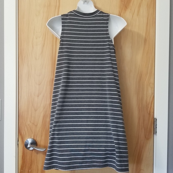 Flowy Sleeveless Jersey Dress - Picture 2 of 5